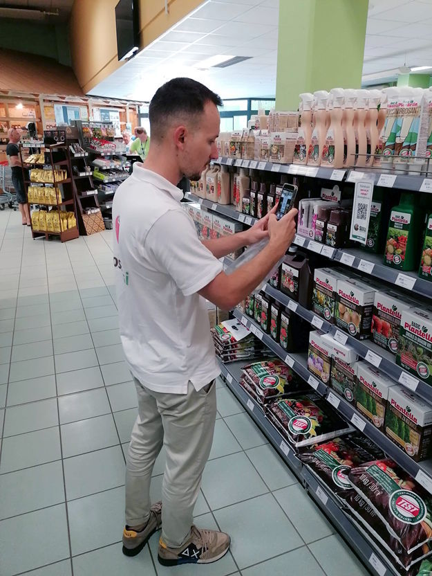 QR-koda Posadi.si v vrtnem centru